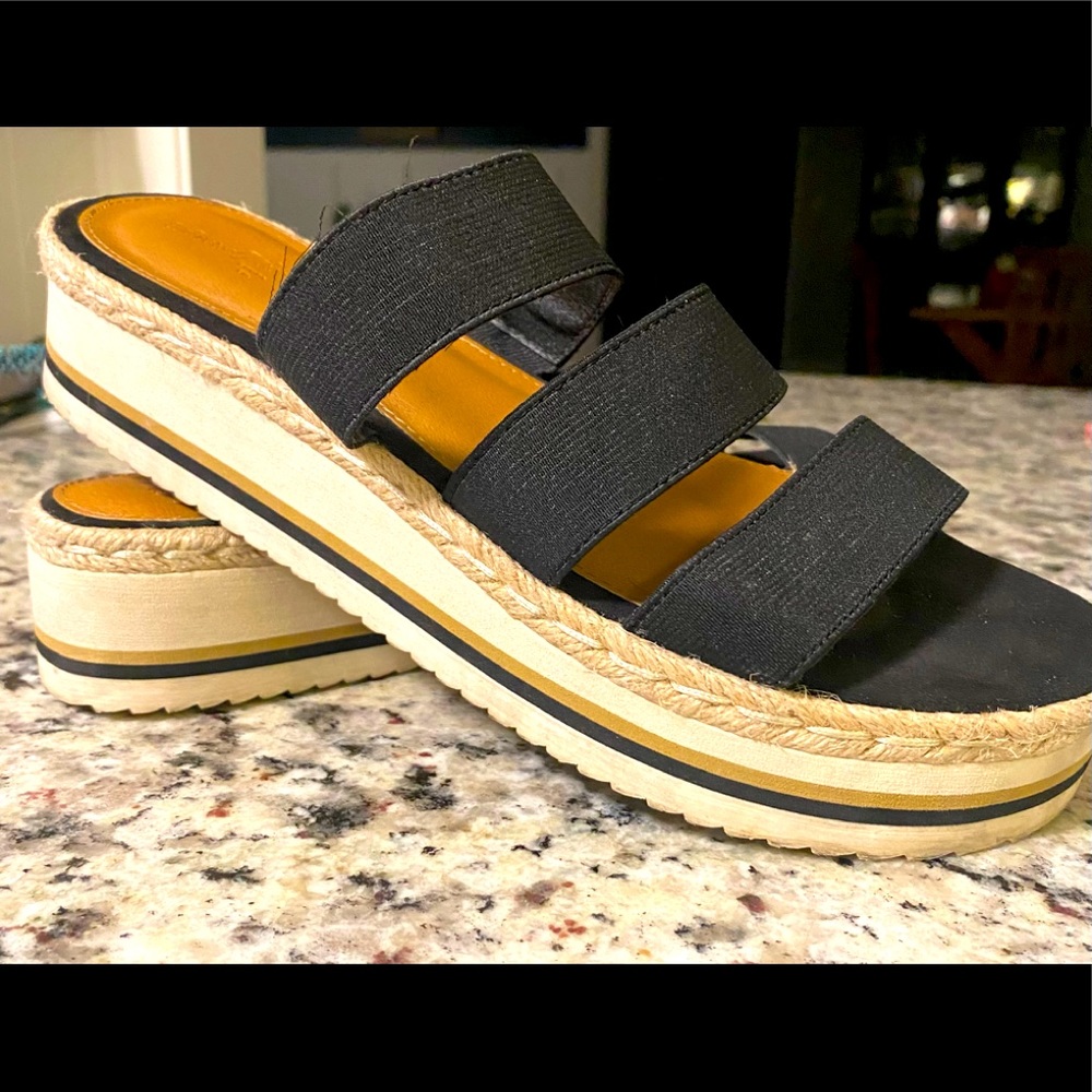 Black Wedges